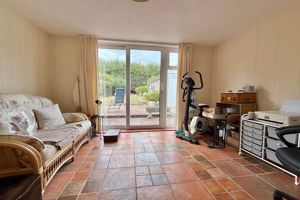 Sitting Room/Bed 4- click for photo gallery